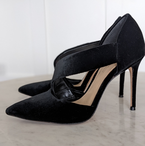 Vince Camuto Imagine Velvet Heel - Picture 2 of 5